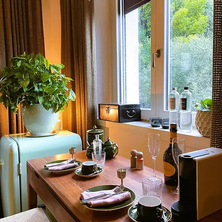 Bed & Breakfast Lou *
